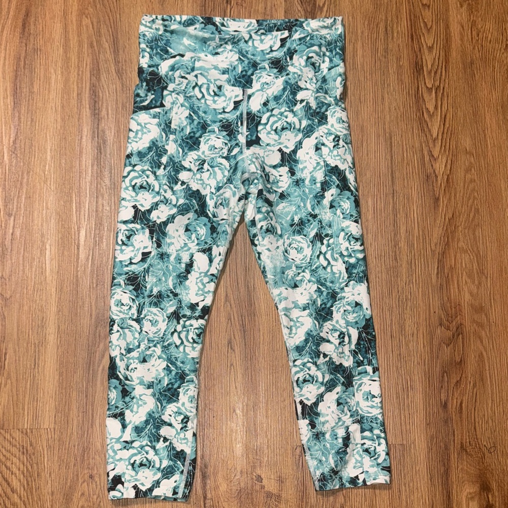 Balance Collection teal floral high-waisted cropped leggings. EUC